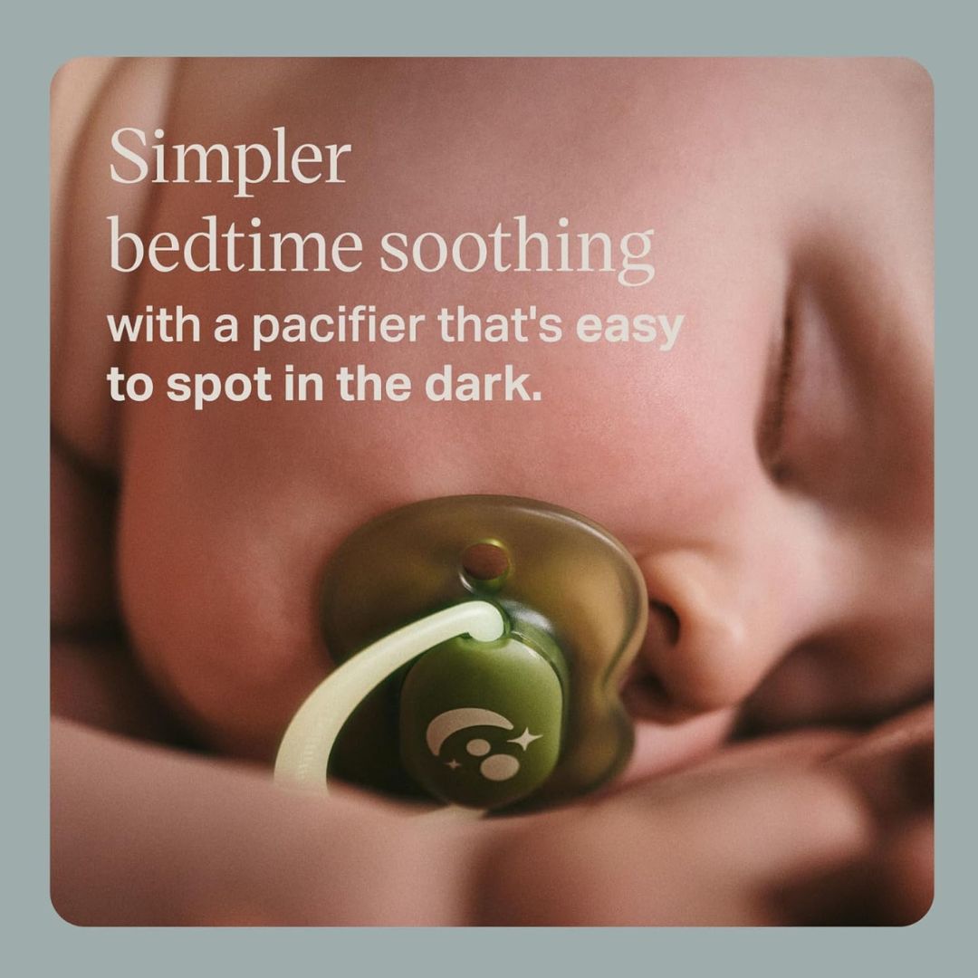 Tommee Tippee Glow in the Dark Night Time Dummy Orthodontic BPA Free Baby Soother- Pack of 4- 6-18 Months