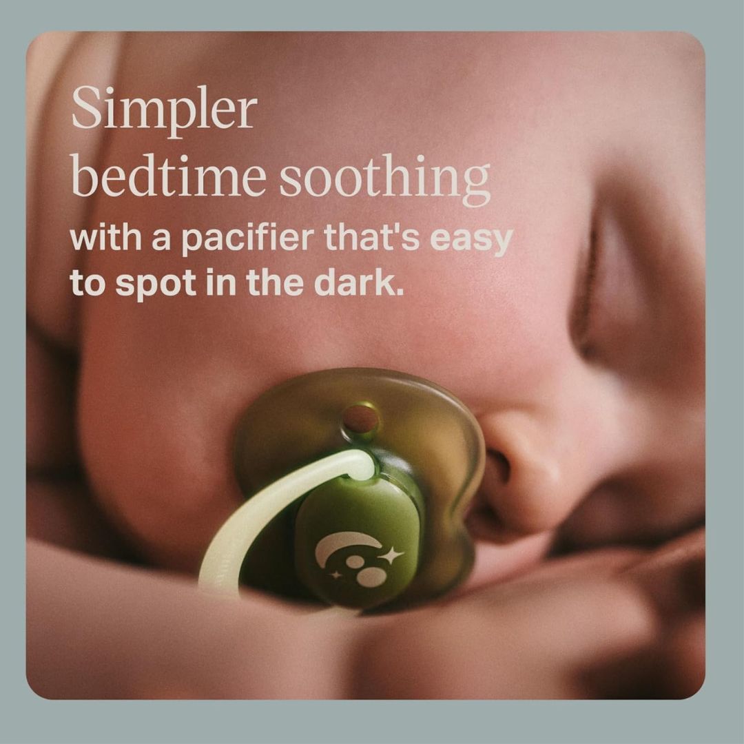 Tommee Tippee Night Glow Dummy 18 to 36 Months Pack of 4 BPA Free Silicone Baby Soother