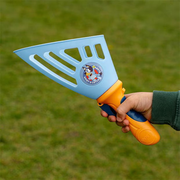 Bluey 4in1 Bumper Box Garden Games Includes Bat and Ball, Scatch, Sticky Target Shot, Pop and Catch