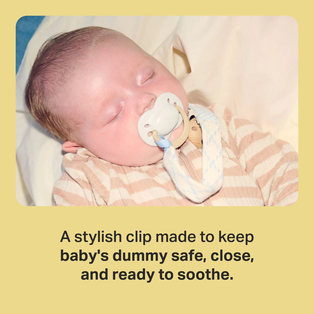 Tommee Tippee Comforter Clip, 0+ months, 1 Pack, Organic Cotton, Compatible with Any Soother, Loop-on Design, Natural Beech Wood and Stainless Steel Soother Clip, Cream