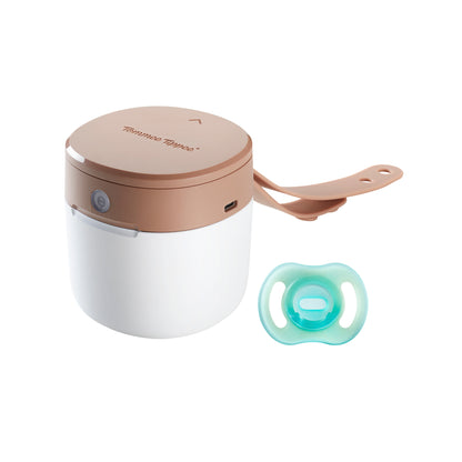 Tommee Tippee NightGlow Pod with 0-6m Ultra-light NightGlow Soother, Charge Glow in the Dark Dummies in 2 Minutes, 3x AA Batteries Lithium Only or Mains-Powered USB Cable, Portable UVC Steriliser