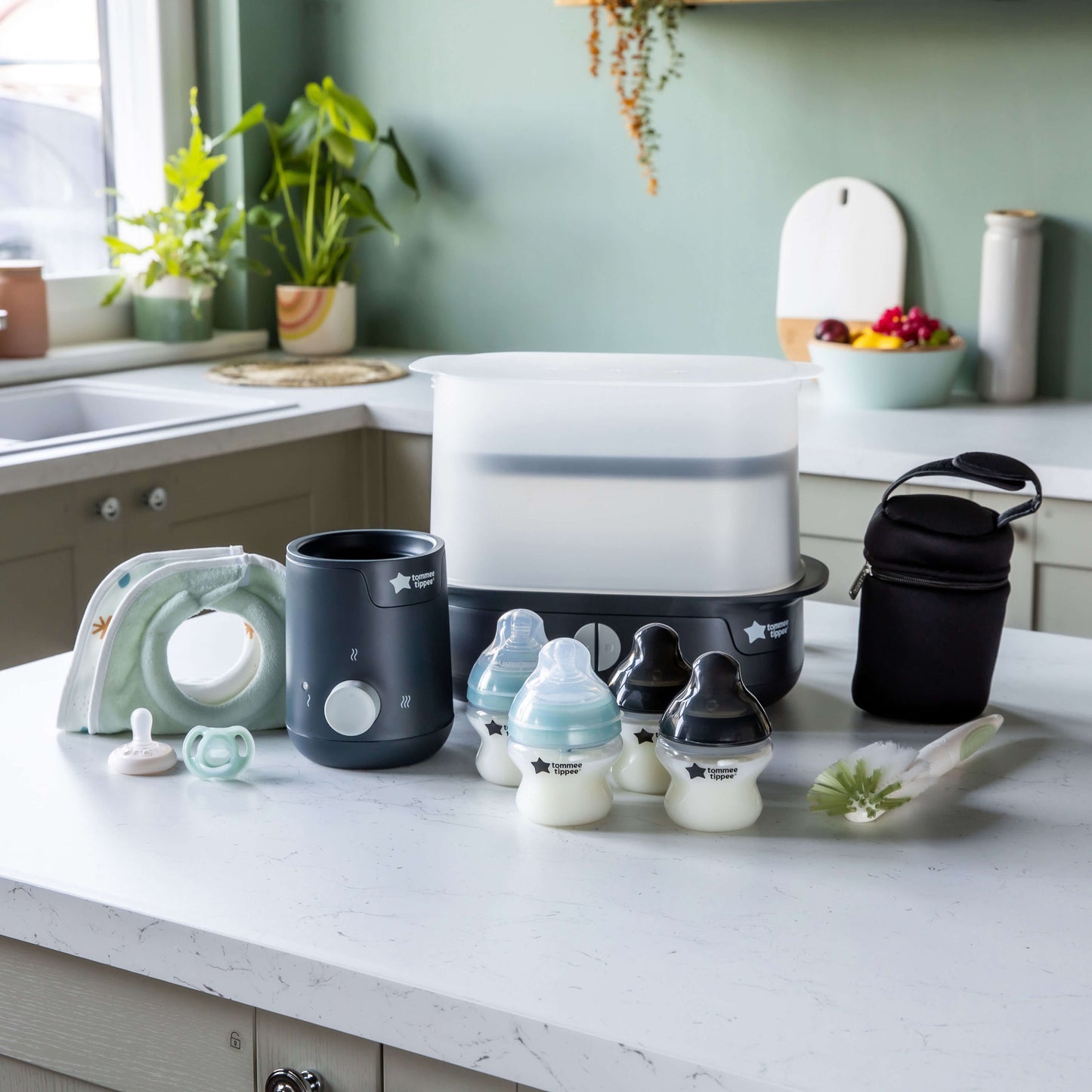 Tommee Tippee Complete Feeding Set: Bottle, Steriliser, Bottle Warmer