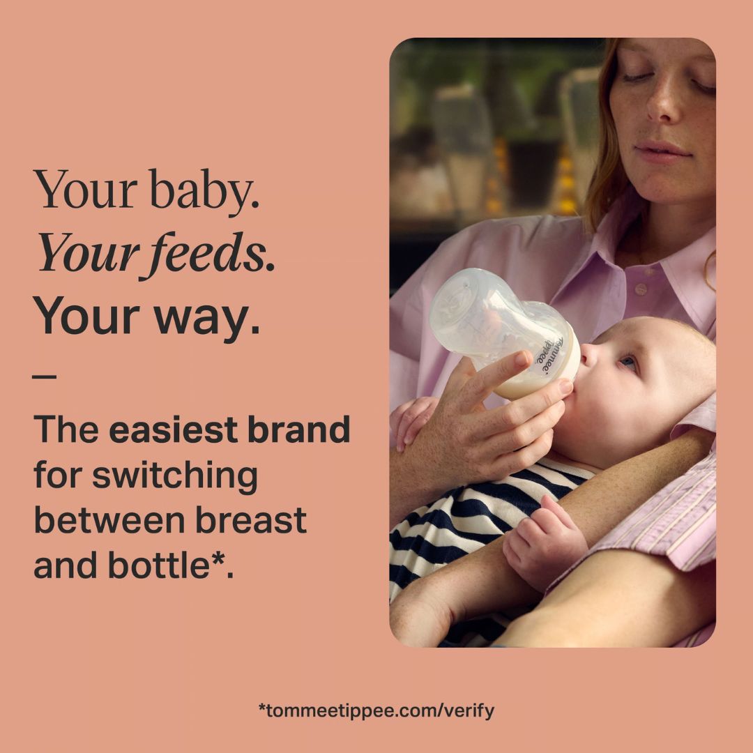 Tommee Tippee Natural Start Newborn Gift Set, 150ml and 260ml Anti-Colic Baby Bottles with Extra-Slow and Slow Flow Teats for a Natural Latch, and 2x Ultimate Fit Soother Included